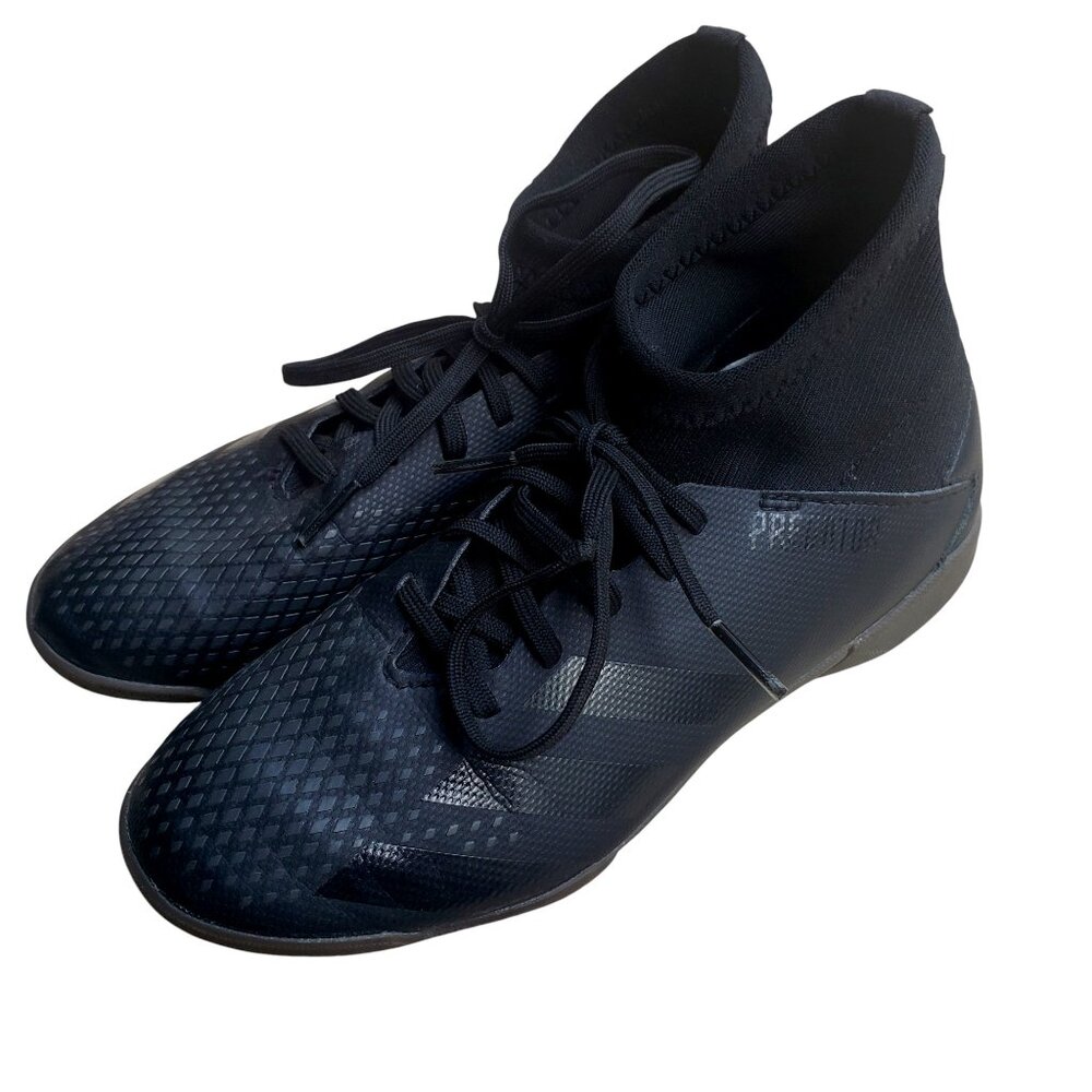 Adidas Predator black indoor soccer shoes boots - size 4 Youth
